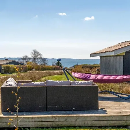 Prázdninový dům Awesome In With Wifi Rønde