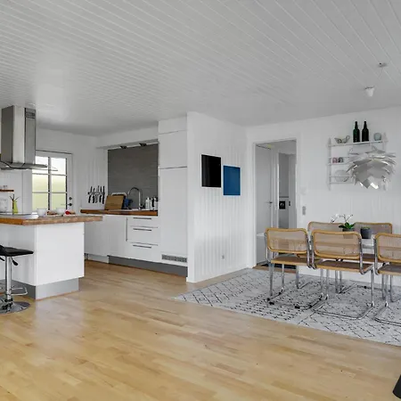 Prázdninový dům Awesome In With Wifi Rønde